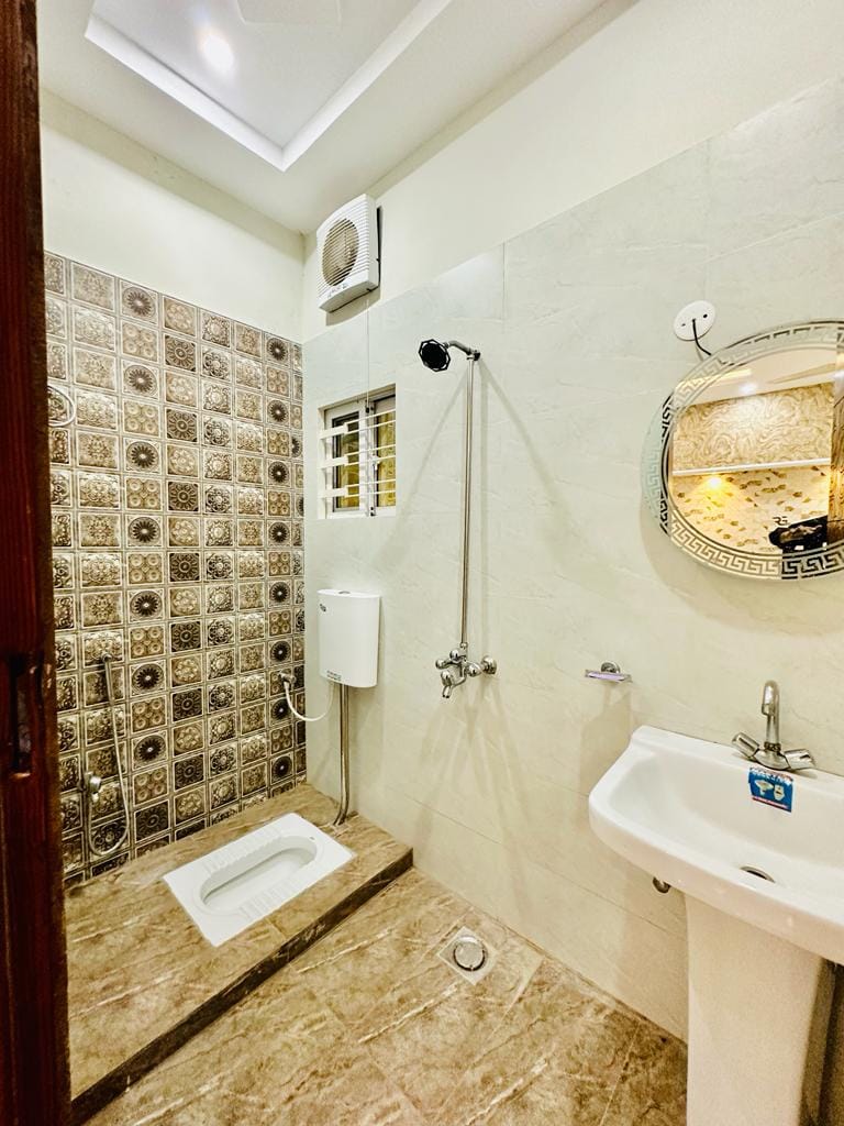 10 Marla Brand New House For Sale in Central Park Lahore G Block (11) 10 Marla Brand New House For Sale in Central Park Lahore G Block (11)