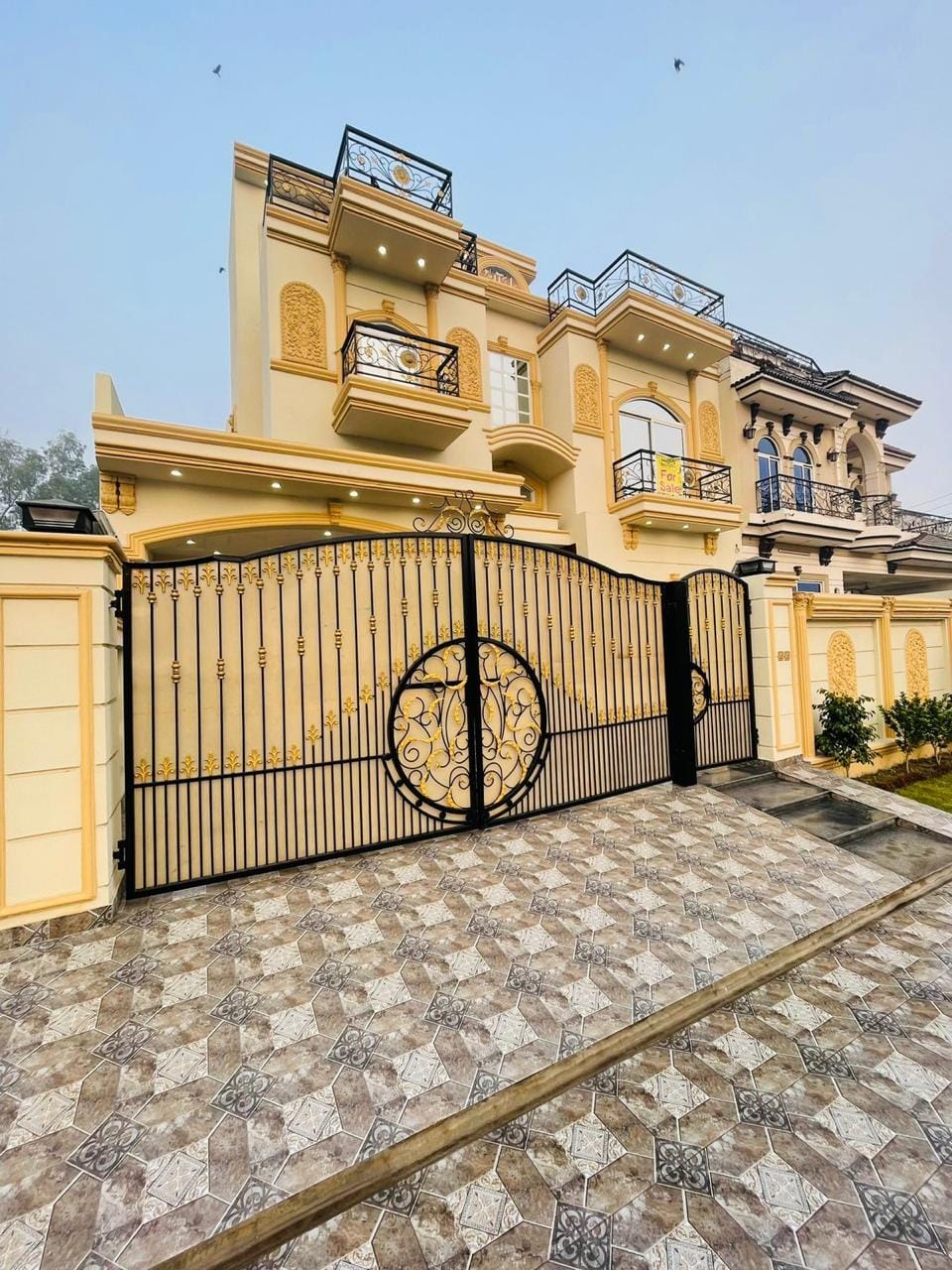 10 marla spanish House for sale in Central Park Lahore (1) 10 marla spanish House for sale in Central Park Lahore (1)
