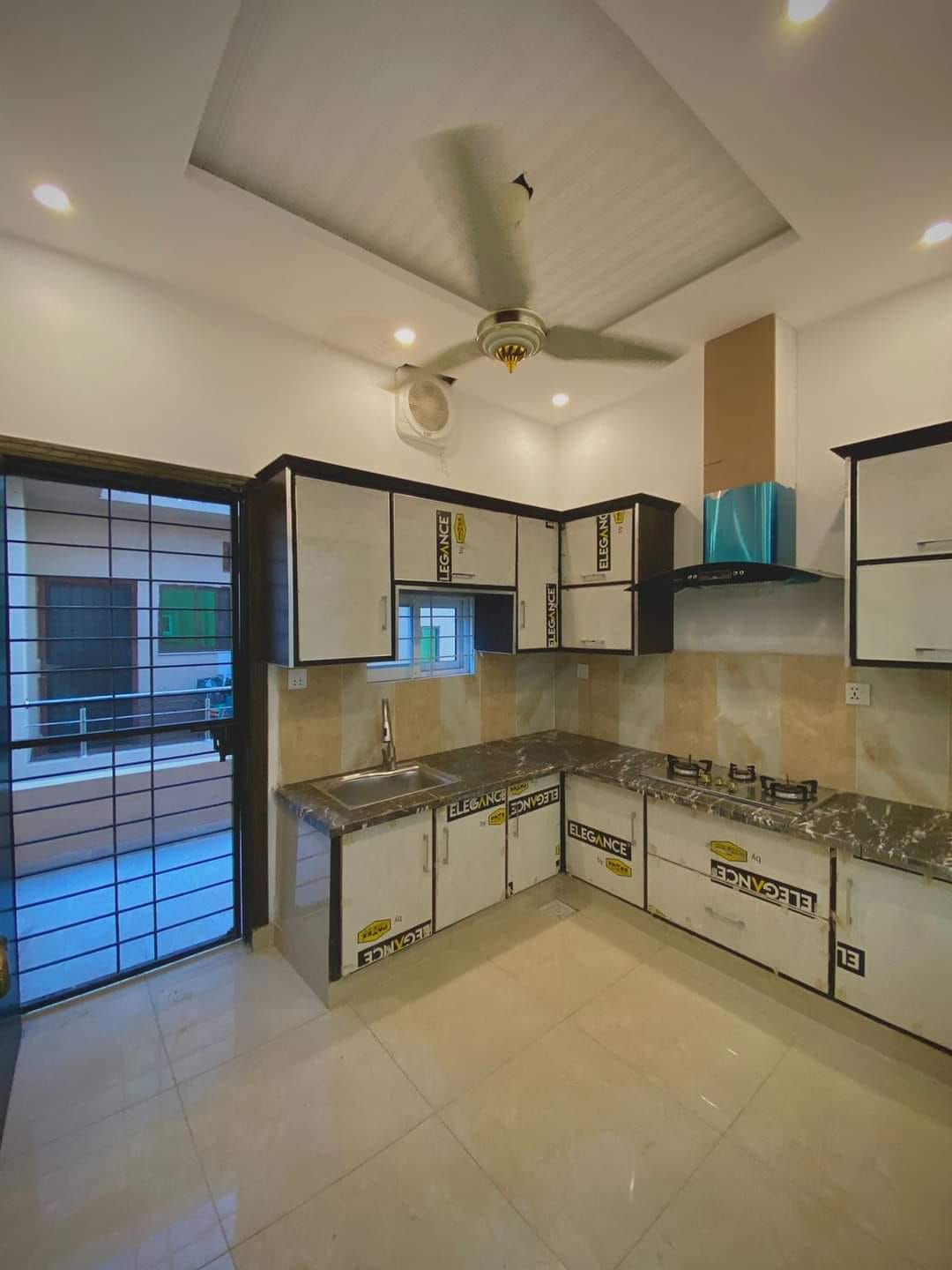 10m house for sale h block central park lahore (13) 10m house for sale h block central park lahore (13)