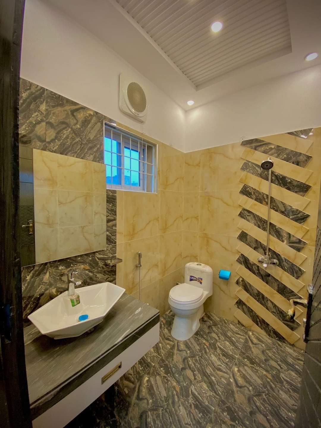 10m house for sale h block central park lahore (29) 10m house for sale h block central park lahore (29)