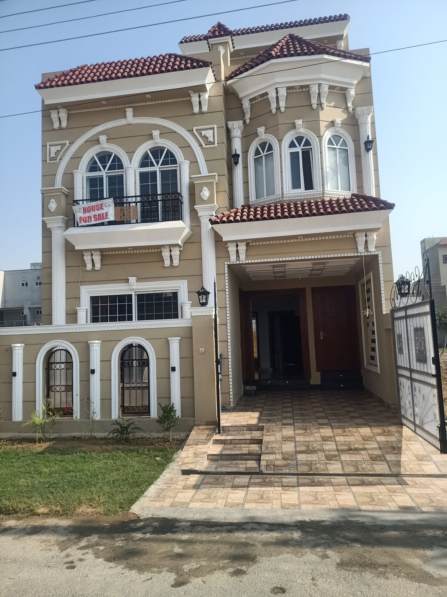 5m Spanish House For Sale in Central Park Housing Scheme Lahore (1) 5m Spanish House For Sale in Central Park Housing Scheme Lahore (1)